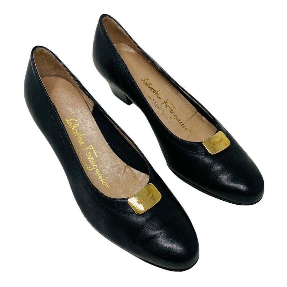Salvatore Ferragamo Gold Logo Pumps 6.5 Med Black Leather Round Toe Low Heels